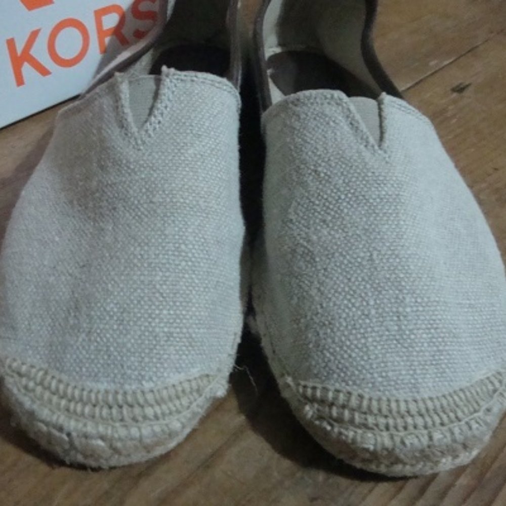💓 MICHAEL KORS SLIP ON BEIGE ESPADRILLES FLATS 9